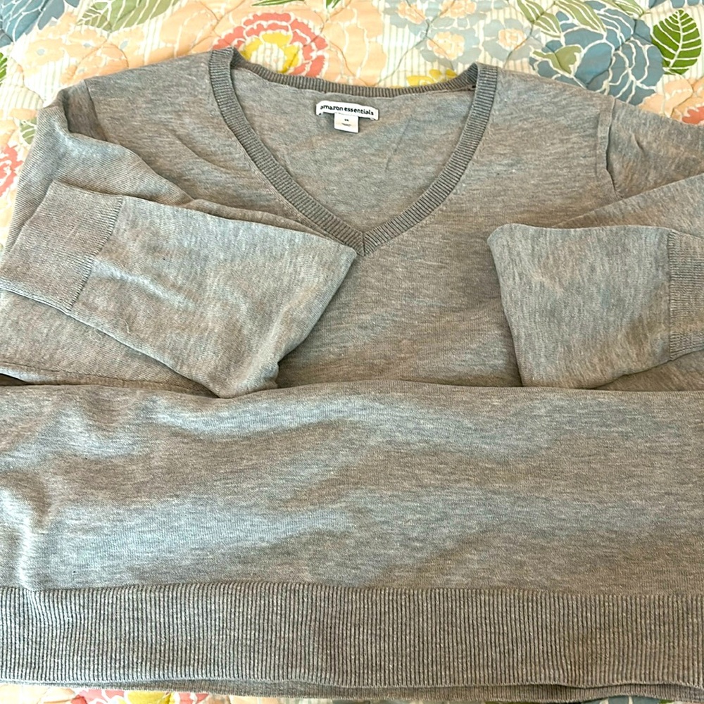 Amazon Essentials V-Neck Sweater 2x